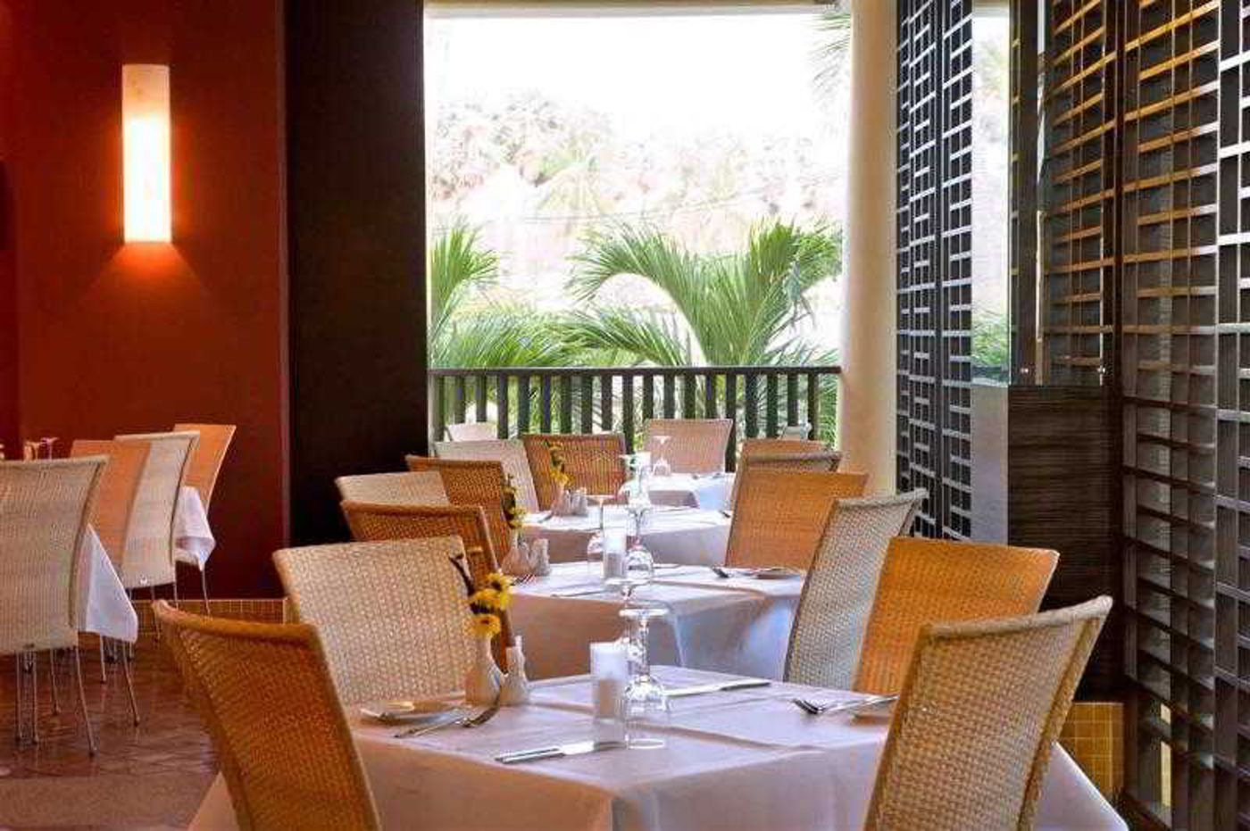 All-Seasons-Naiharn-Phuket-Restaurant-19