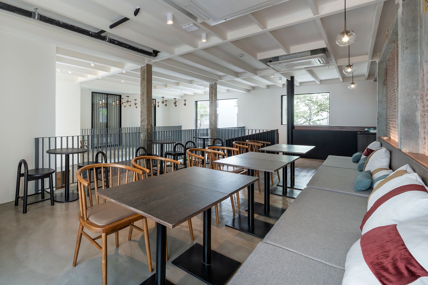 Lilit-Bang-Lumphu-Hotel-Lobby-16