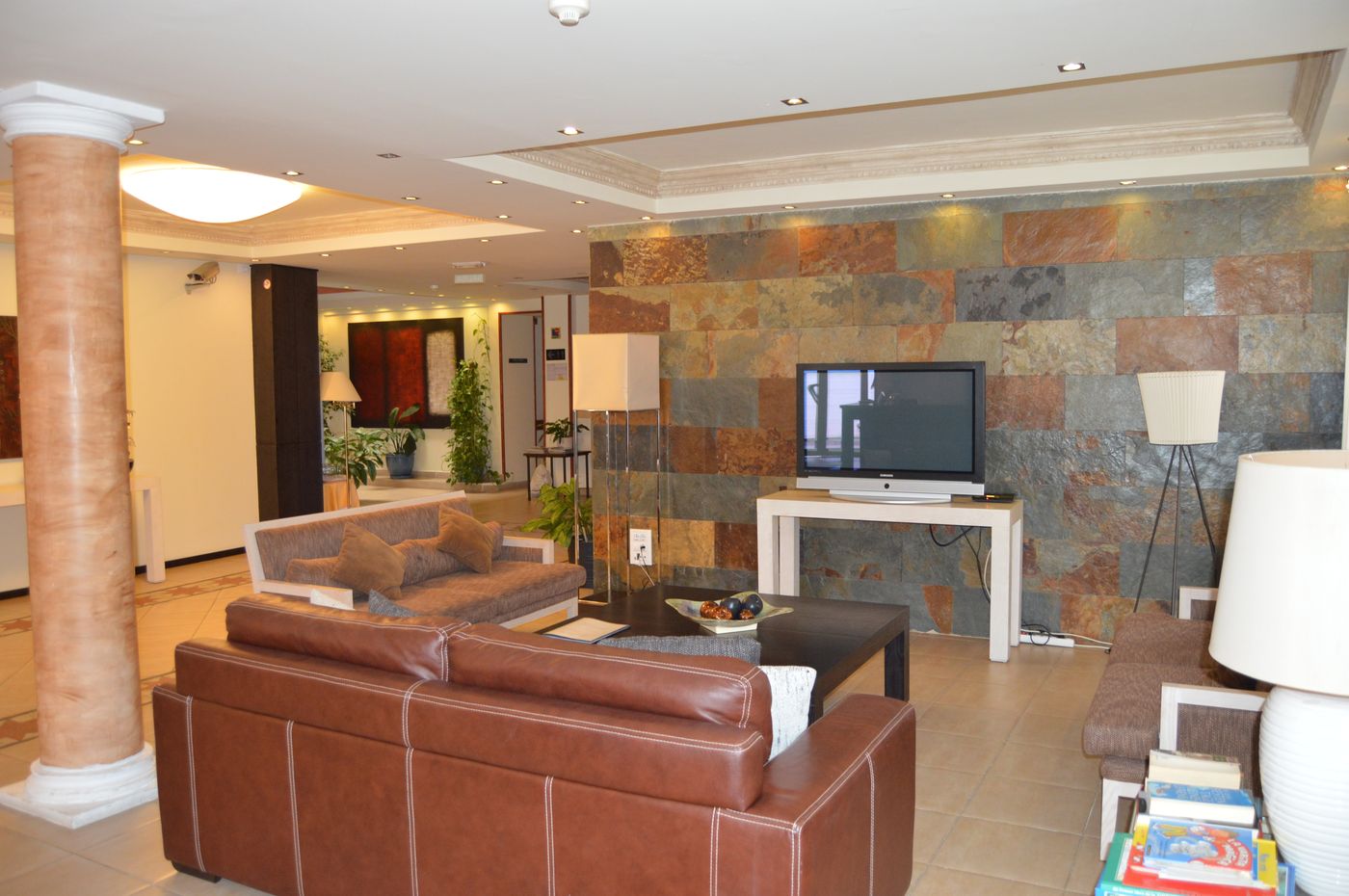 La-Aldea-Suites-Hotel-Lobby-42