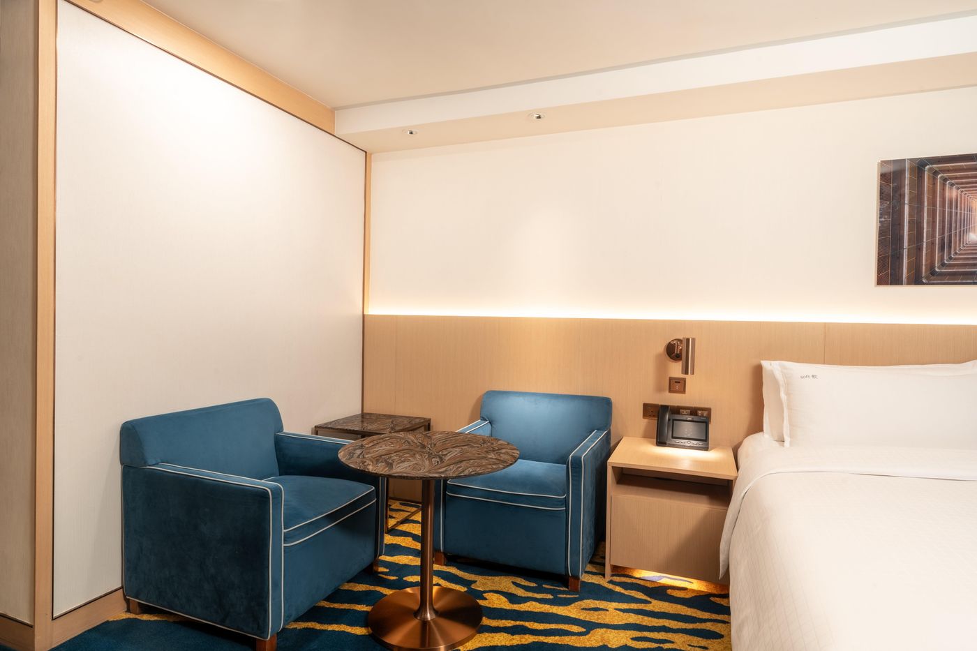 Holiday-Inn-Golden-Mile-Hong-Kong-Room-28