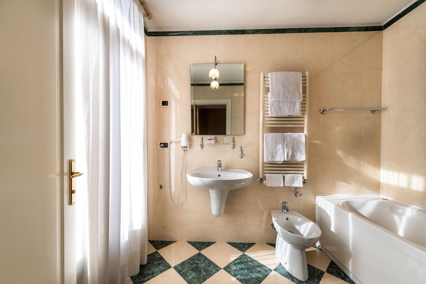 A Tribute To Music-Italy-Venezia-Room-9