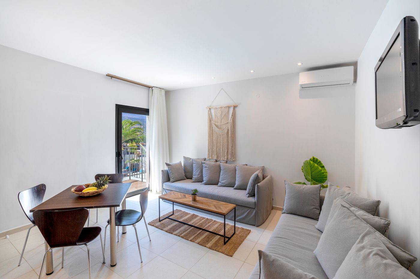 La-Stella-Apartments-and-Suites-Room-18