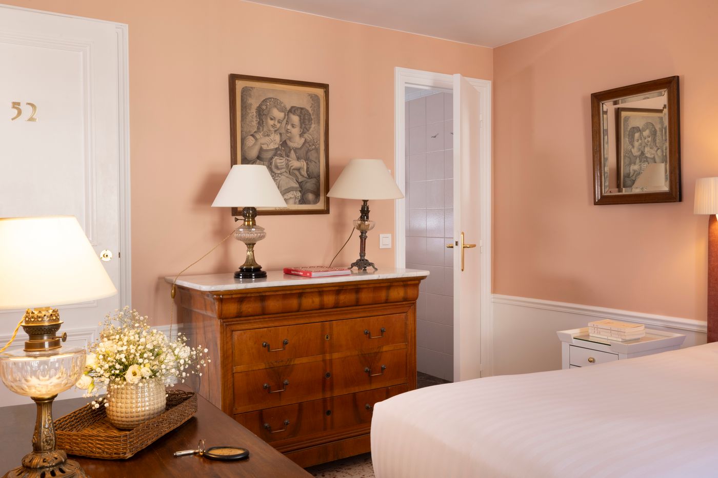 Le-Saint-Gregoire-Room-8