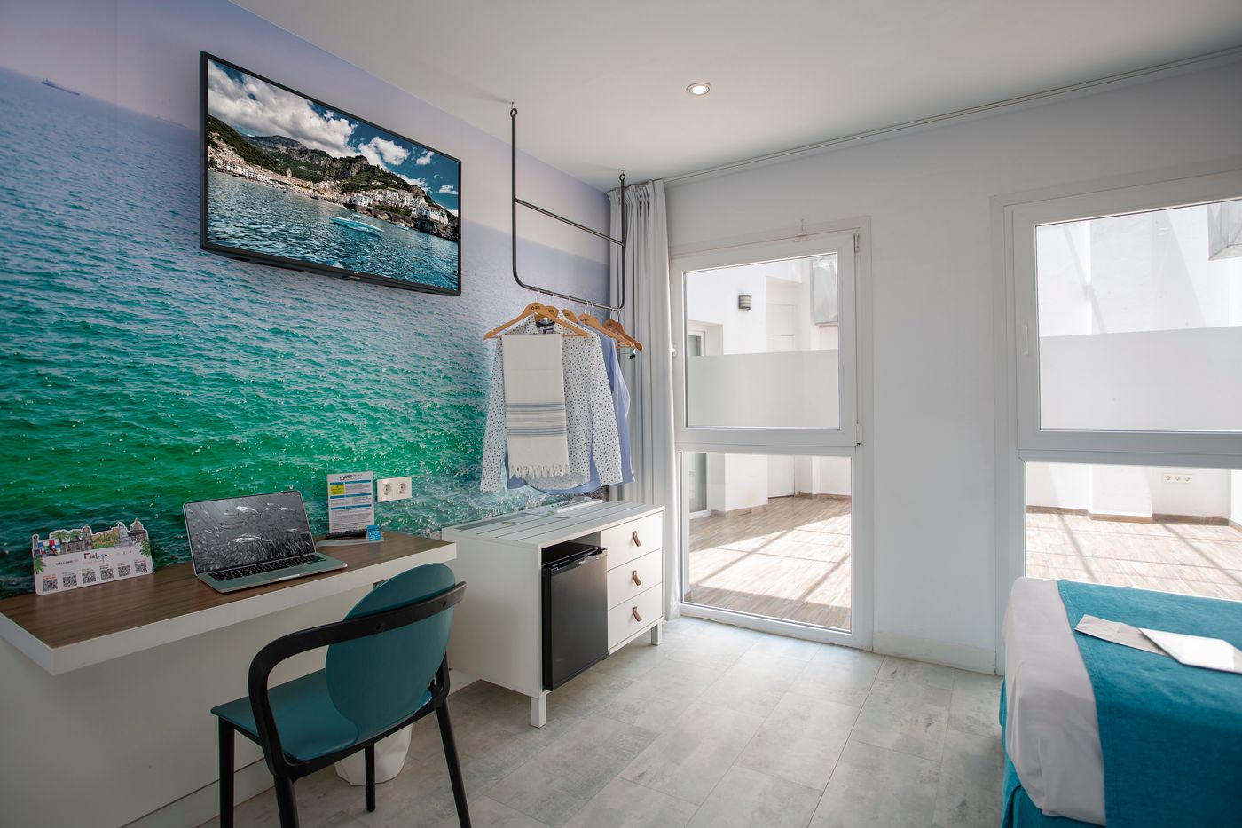 Casual-del-Mar-Malaga-Room-5