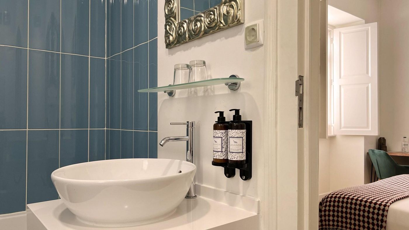 Casa-Do-Bairro-Bed---Breakfast-Room-34