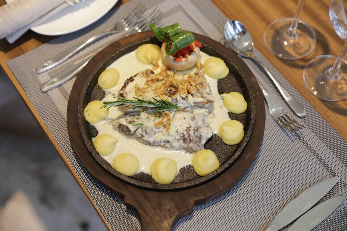 Vip-Hotel-Restaurant-26