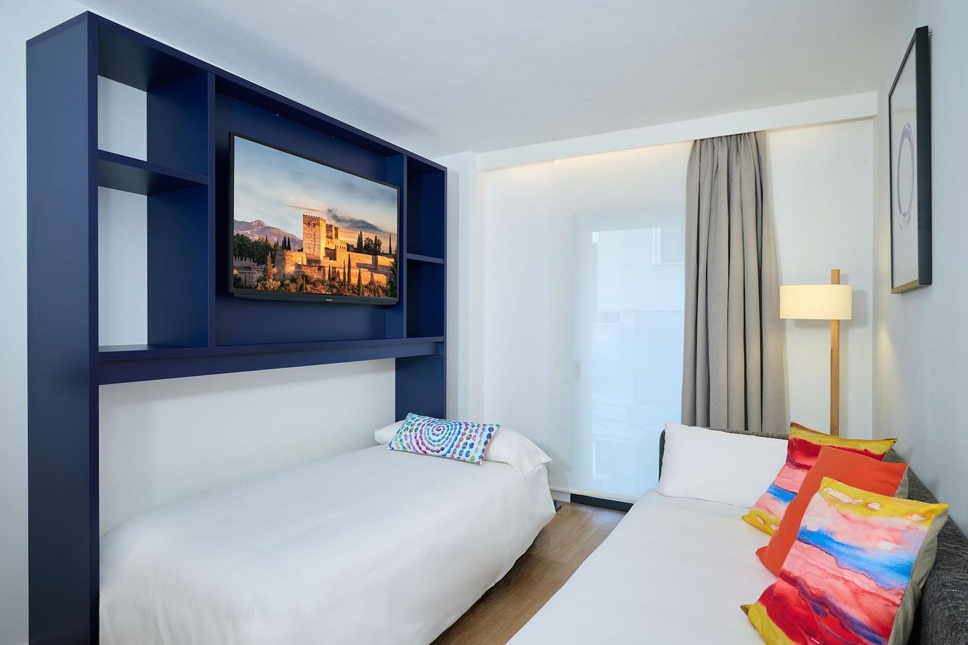 Apartamentos Luna Suites Granada-Spain-GRANADA-Room-10