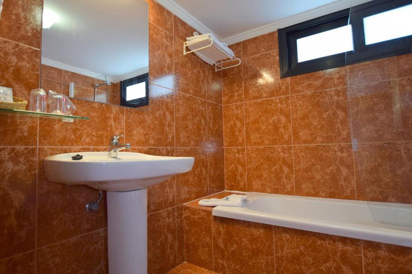 Adonis-Capital-Room-33