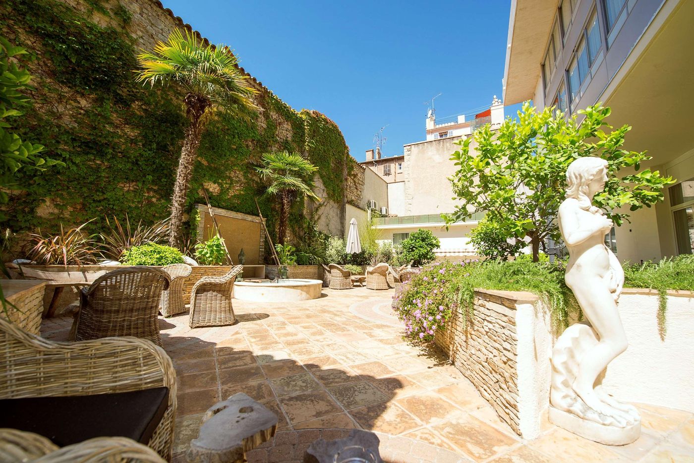 Best-Western-Premier-Patio-des-Artistes-General-view-4