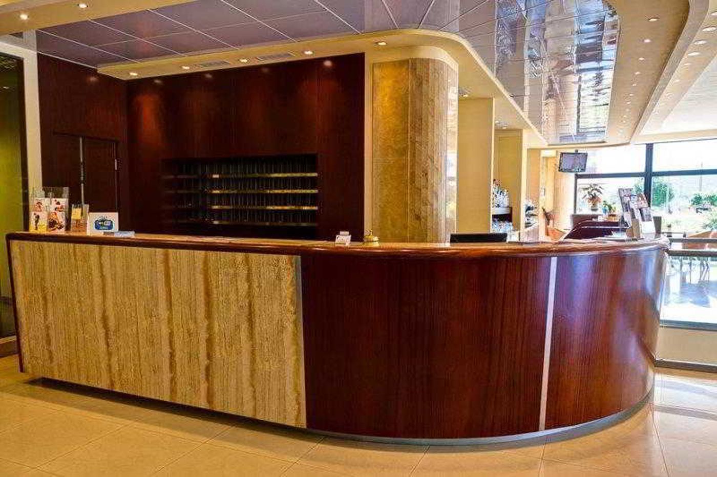 BEST-WESTERN-Galileo-Palace-Hotel-General-view-13