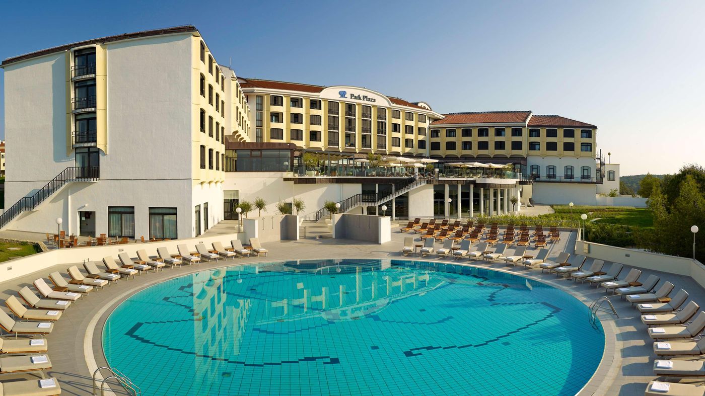 Park-Plaza-Histria-Pula-Pool-1