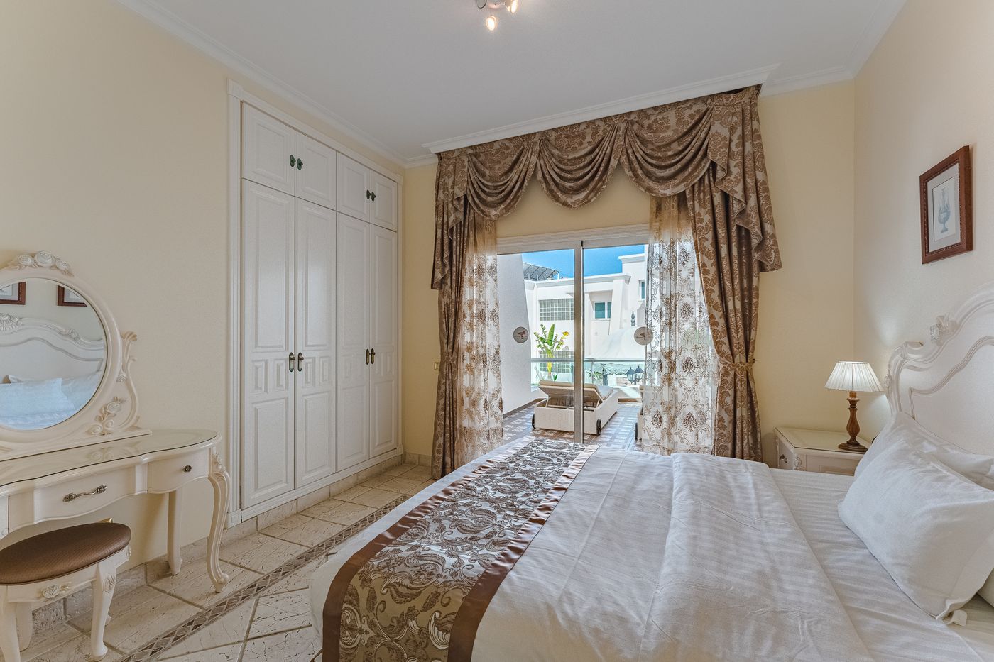 Flamingo-Suites-Room-46