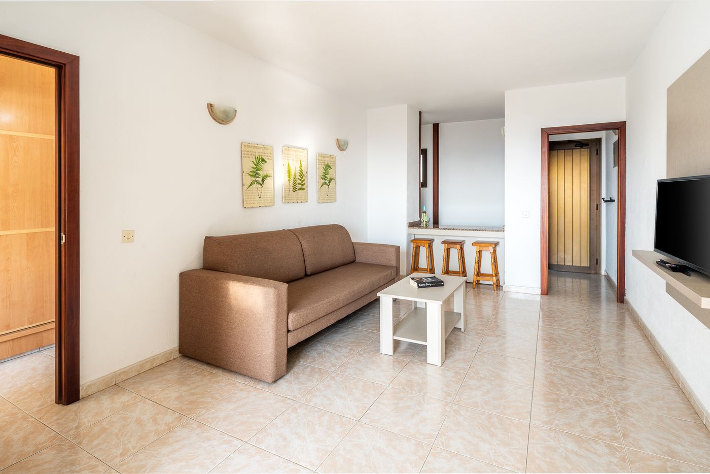 Guinea-Apartments-Room-13