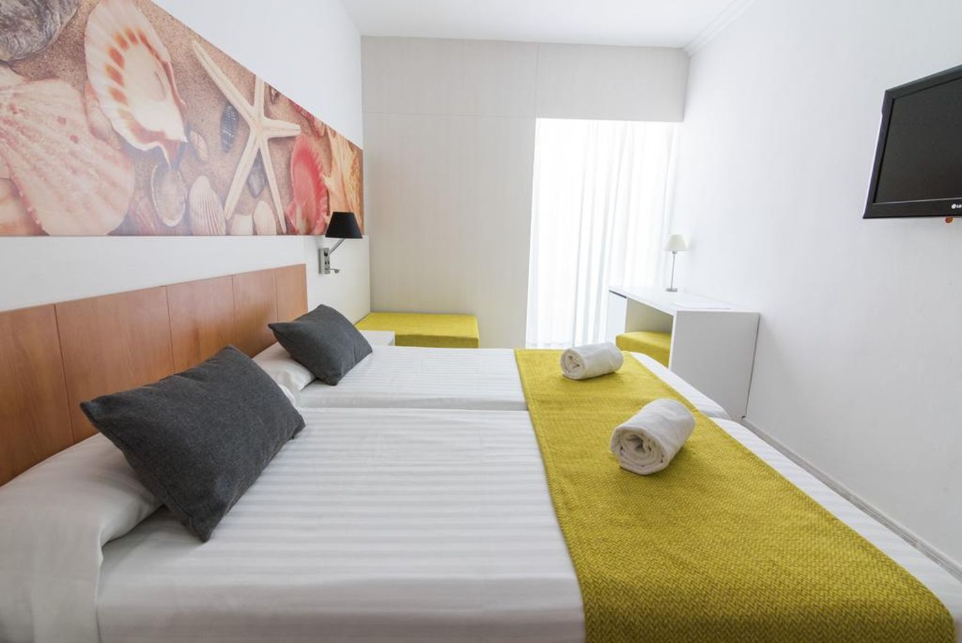 Azuline Hotel Pacific