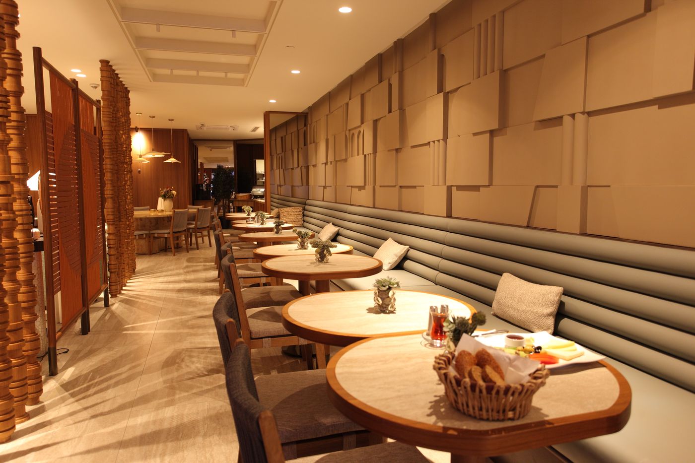 Housez-Suites-and-Apartments-Restaurant-7