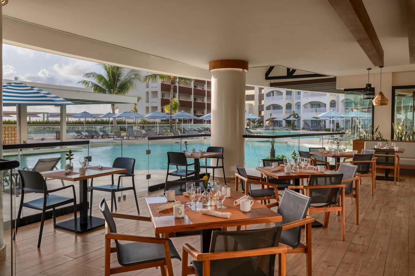 Hilton Cancun Mar Caribe All-Inclusive Resort