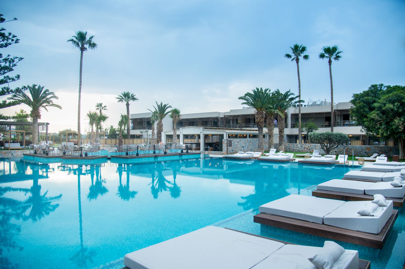 King-Minos-Retreat-Resort---Spa-Pool-23