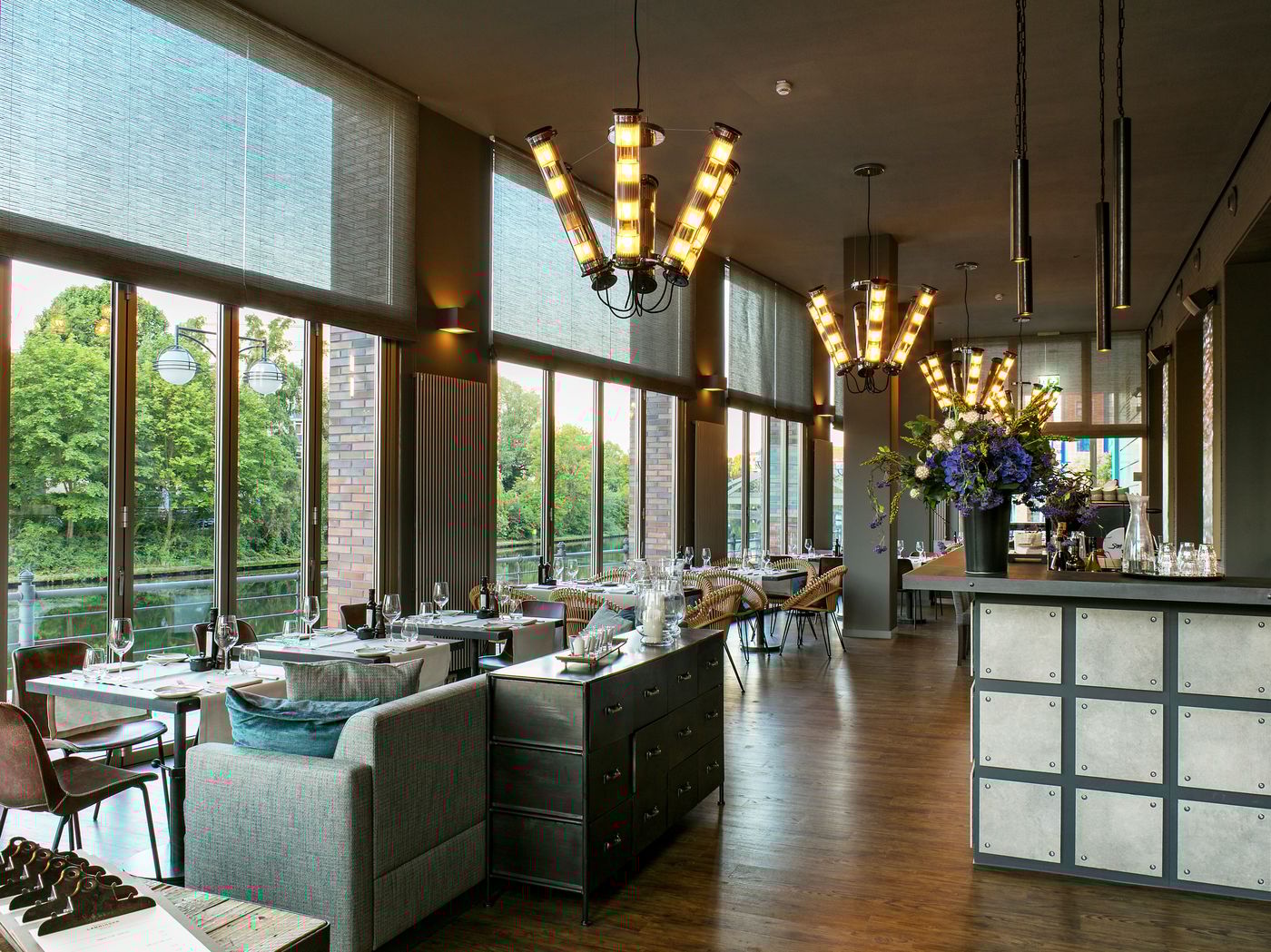 Ameron-Abion-Spreebogen-Waterside-Bar-37