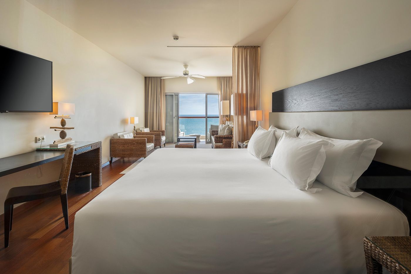 Crowne-Plaza-Vilamoura-Room-23