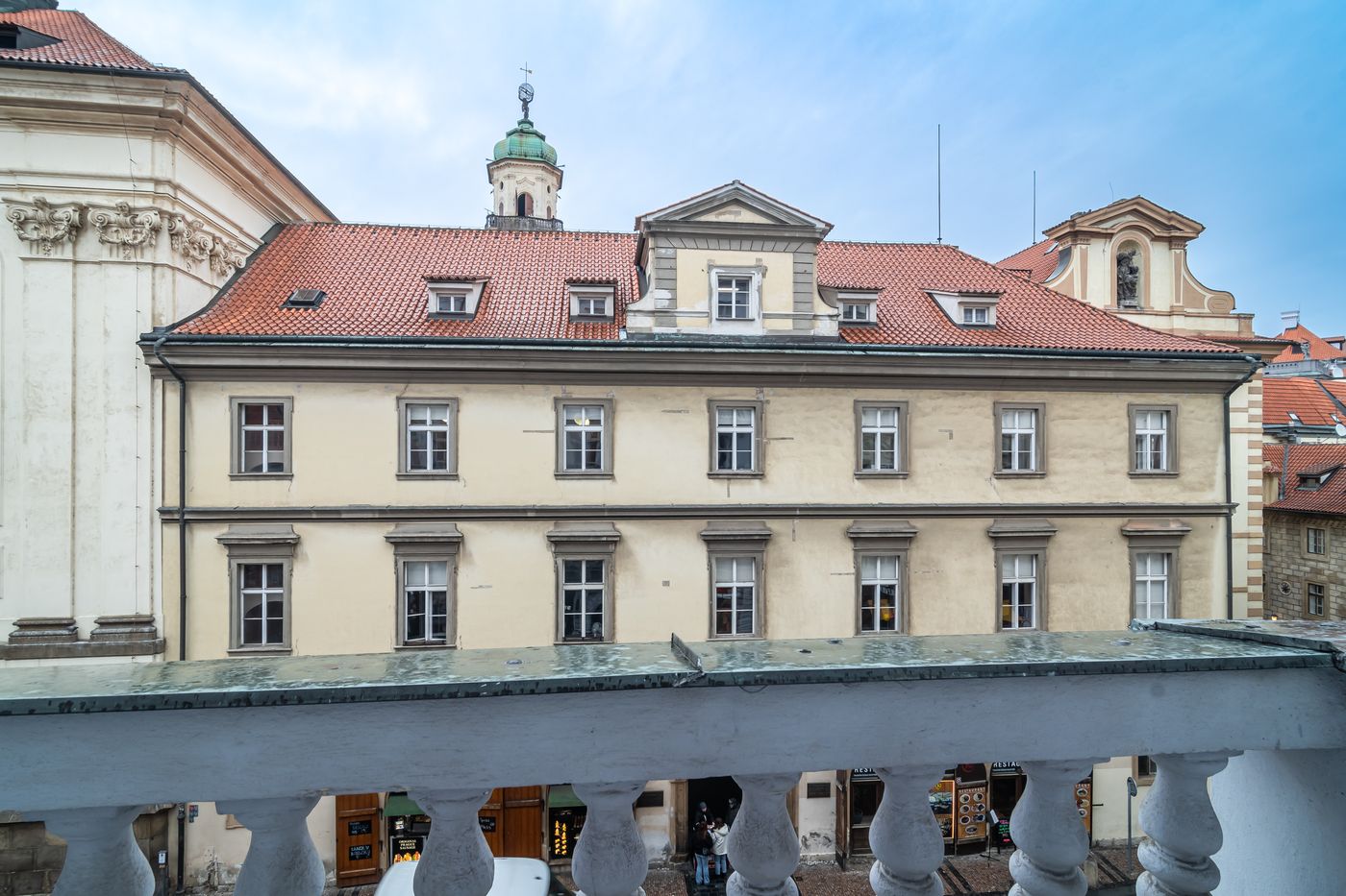 Royal-Road-Residence-Room-10