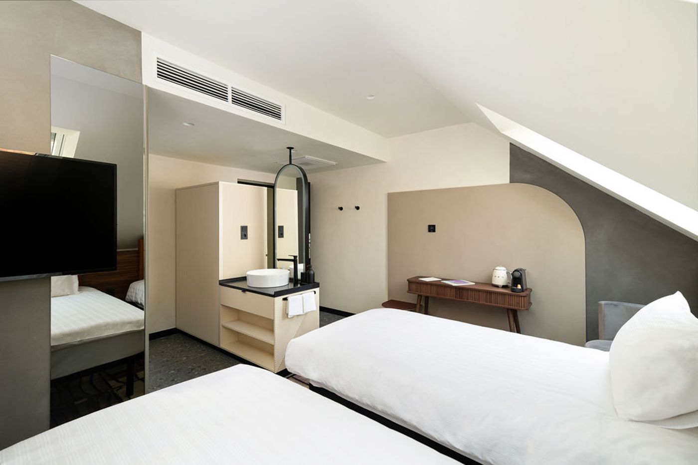 Hotel-Gin-Budapest-Room-14