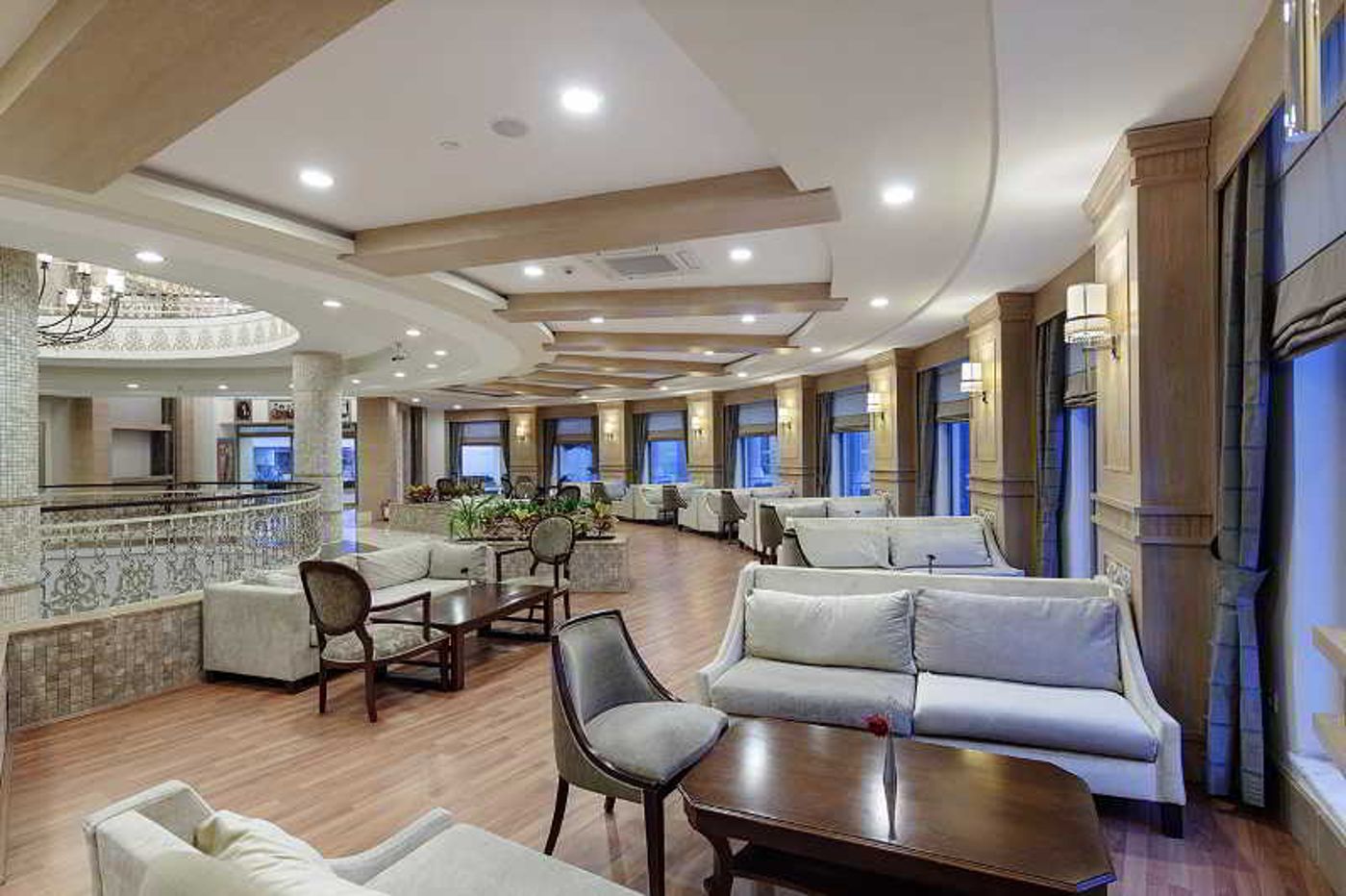 Alba-Queen-Hotel-Lobby-37