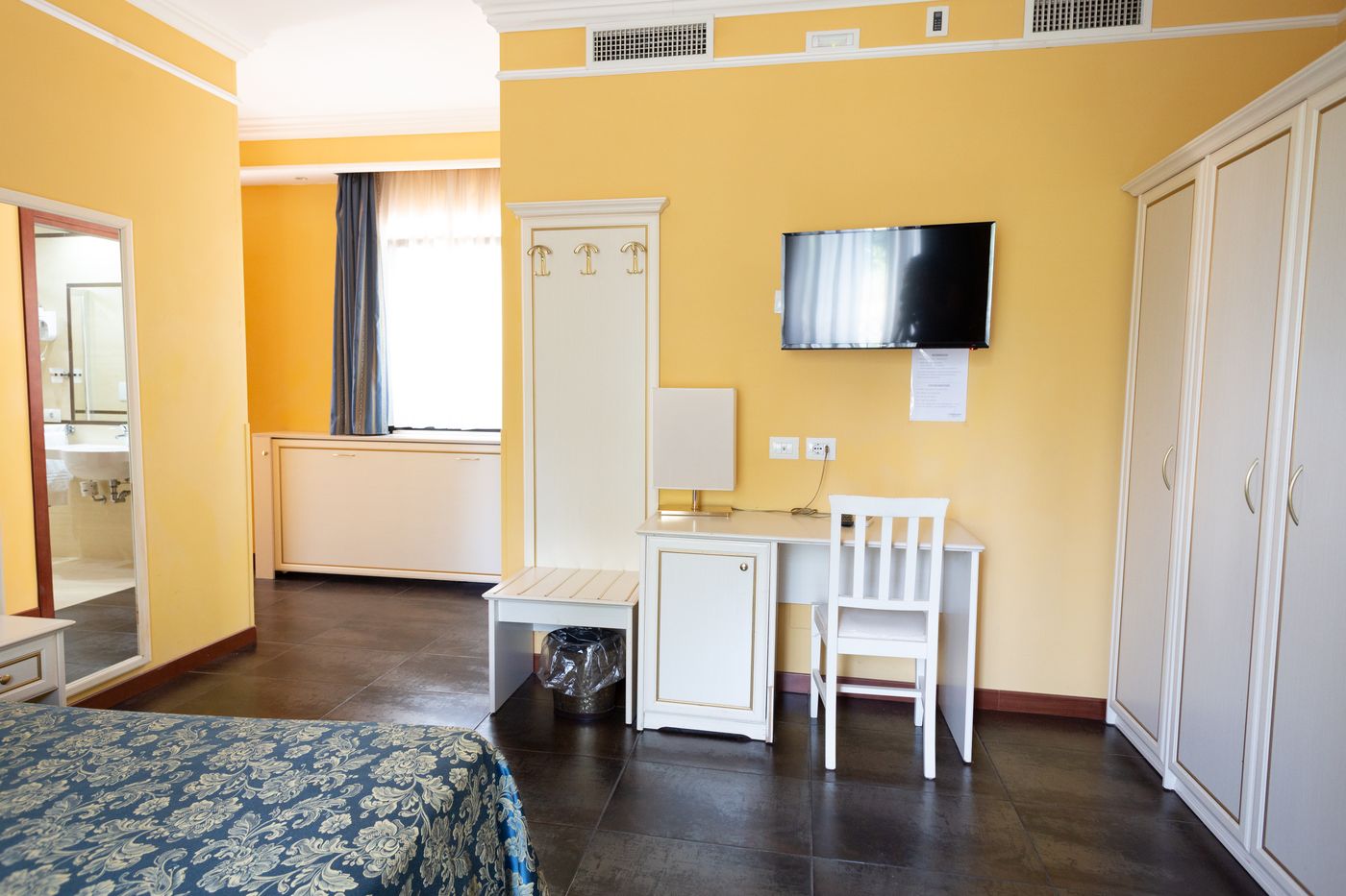 Cervara-Park-Hotel-Room-4