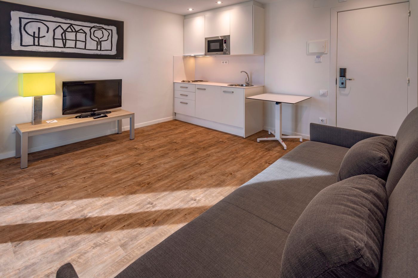 Apartamentos-Playa-De-Castelldefels-Room-11