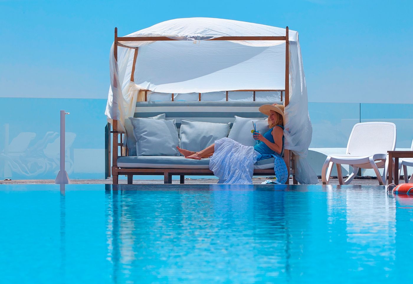 Smy-Orizontes-Santorini-Pool-15