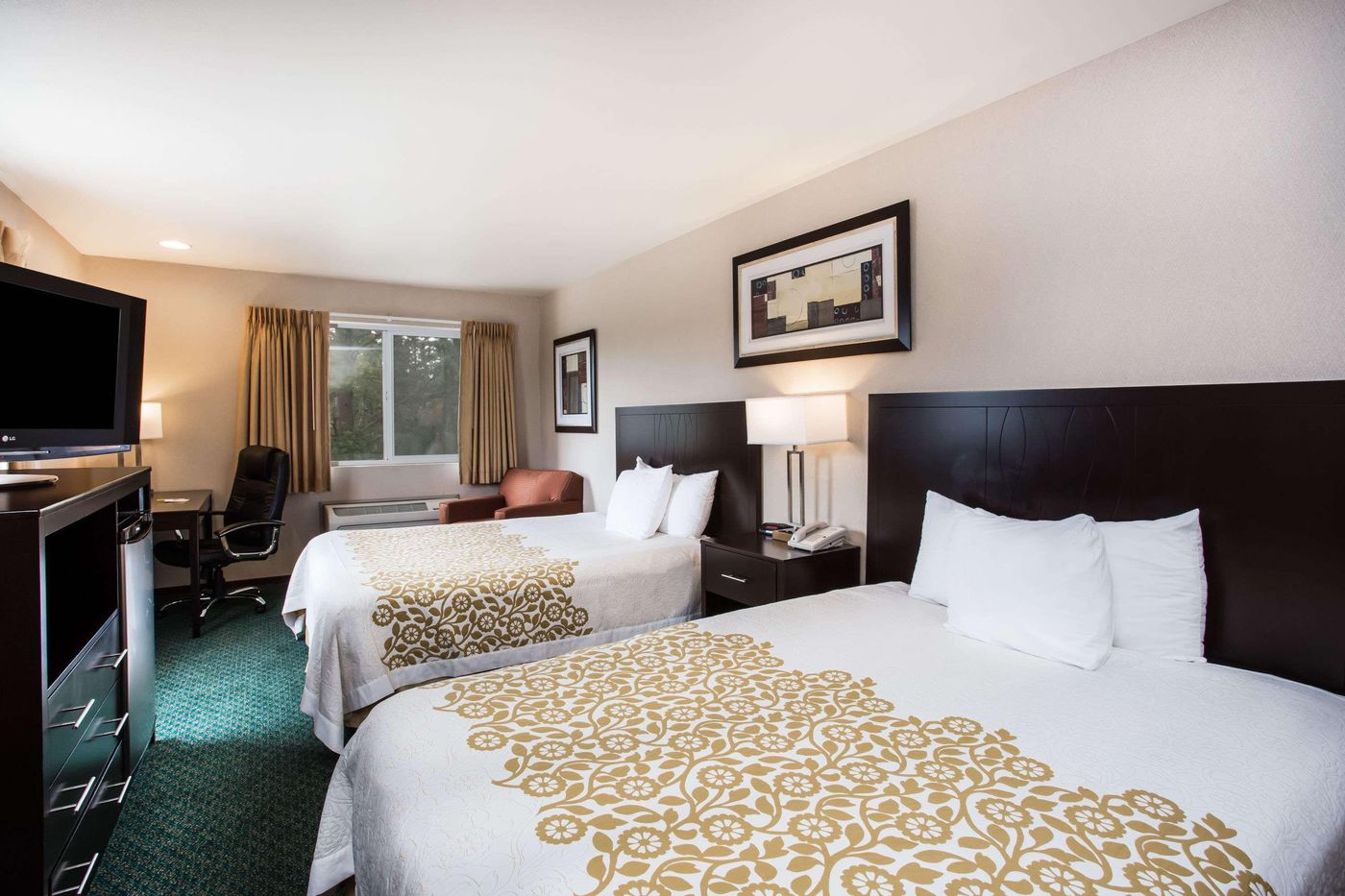 Days Inn by Wyndham Seattle Aurora-United States-SEATTLE-Room-4