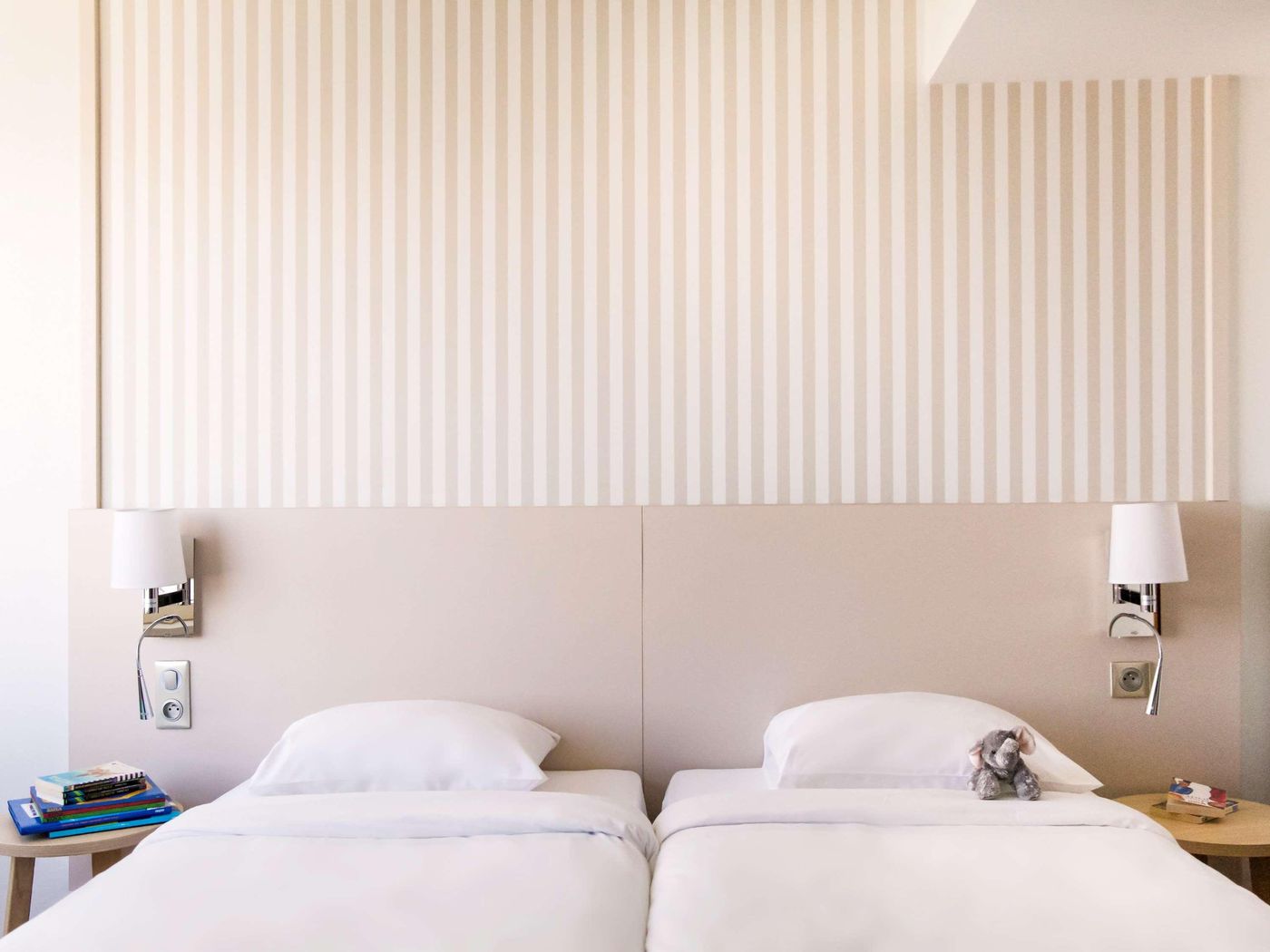 Adagio-Paris-Tour-Eiffel-Room-56