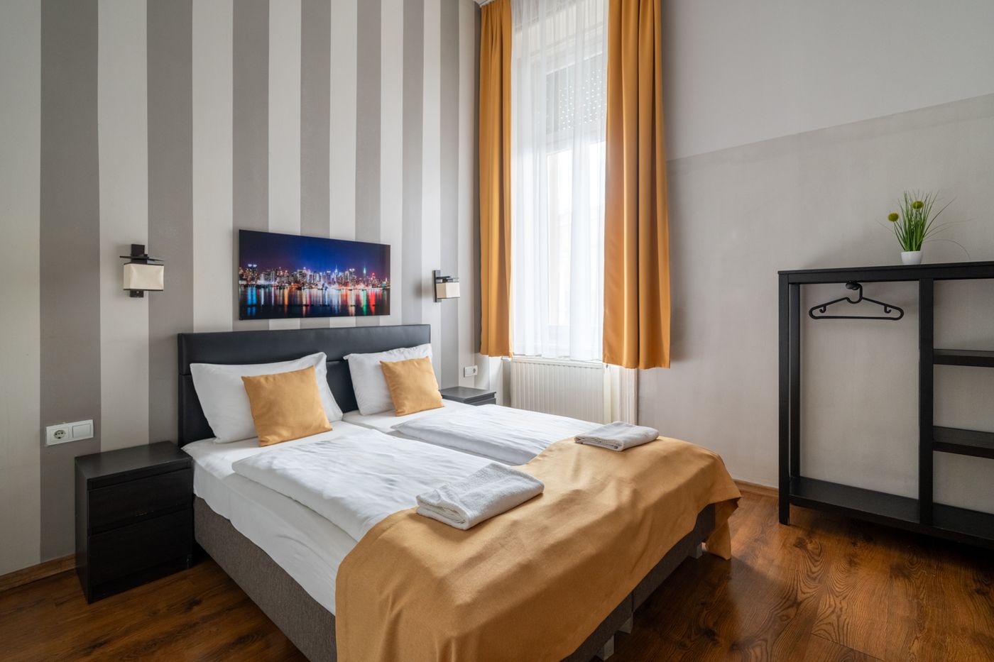 Full-Moon-Budapest-Room-8