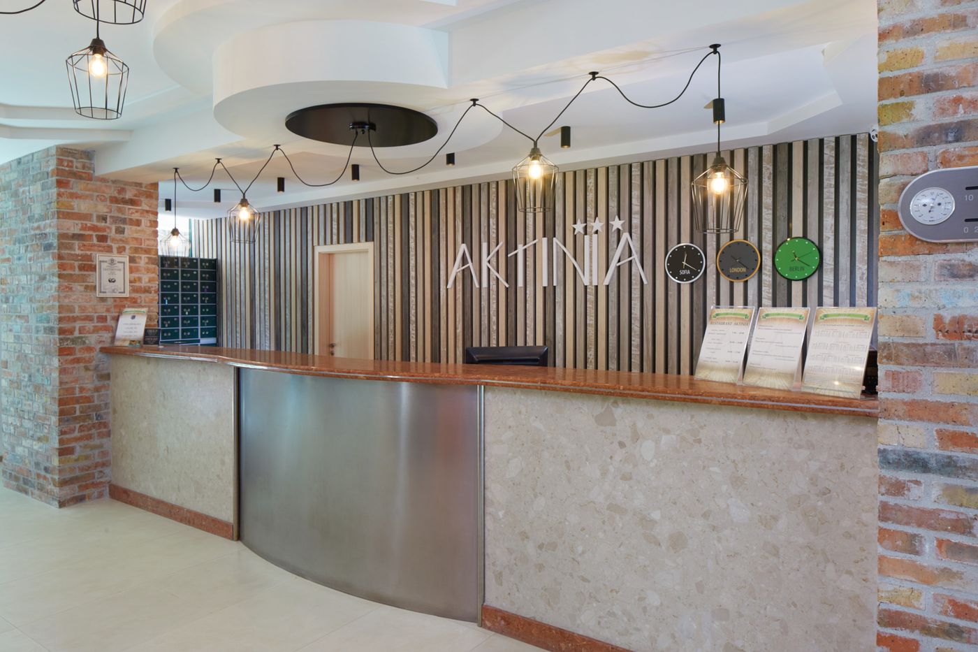 Aktinia-Lobby-34
