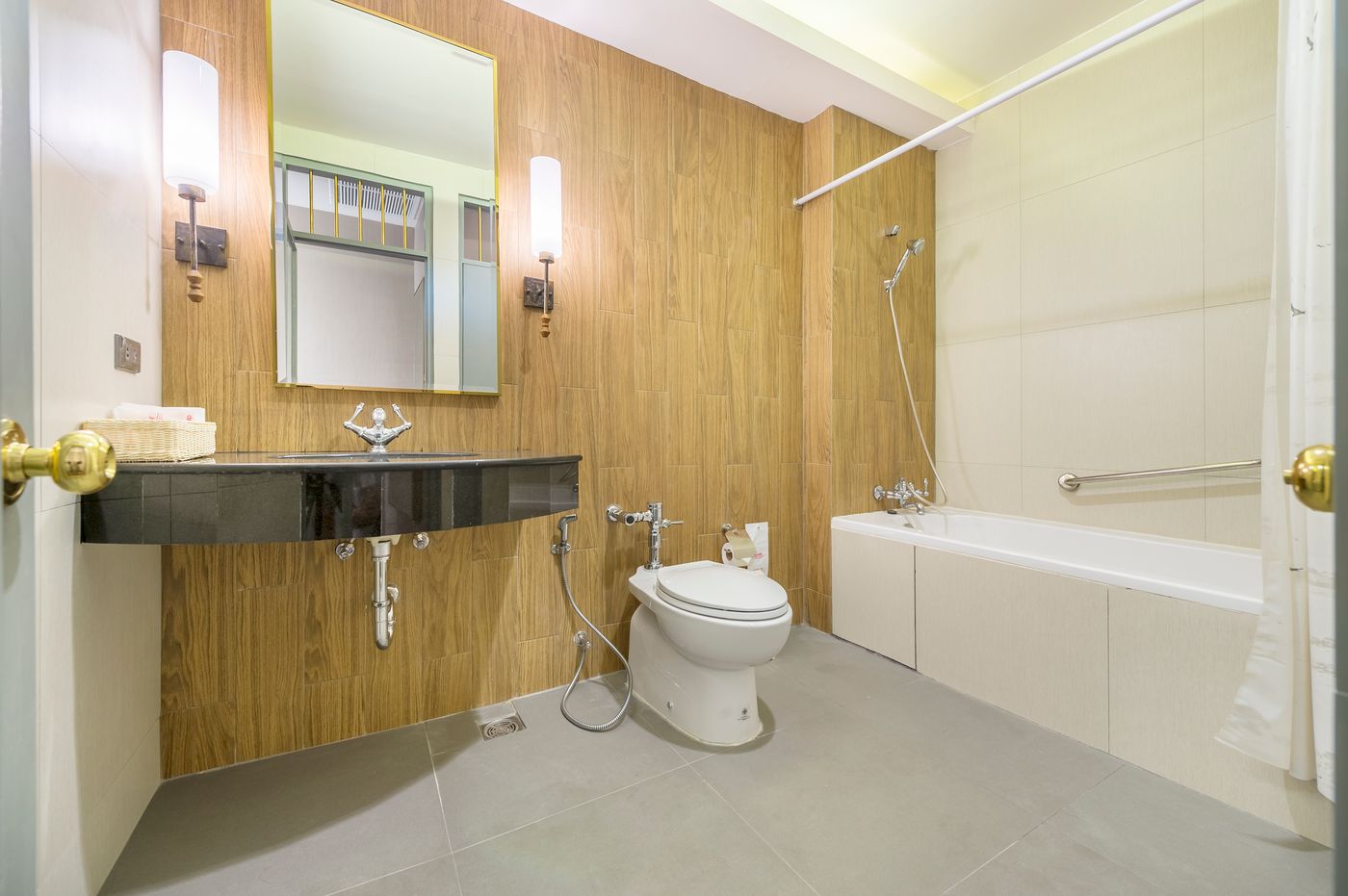 Royal-Rattanakosin-Hotel--SHA---Room-43