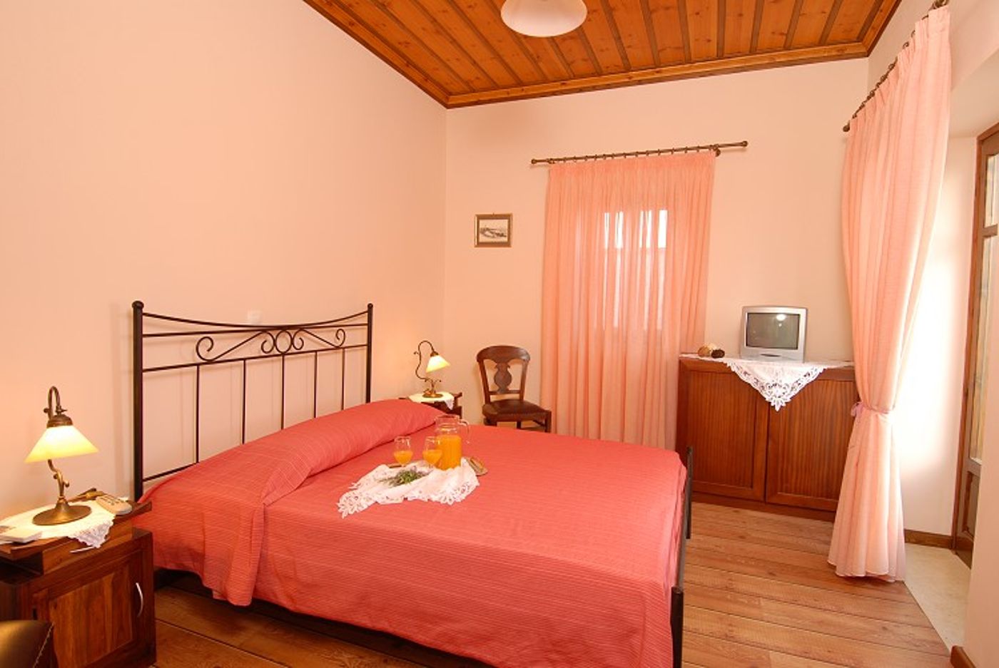 Anatoli Labreon Guesthouse