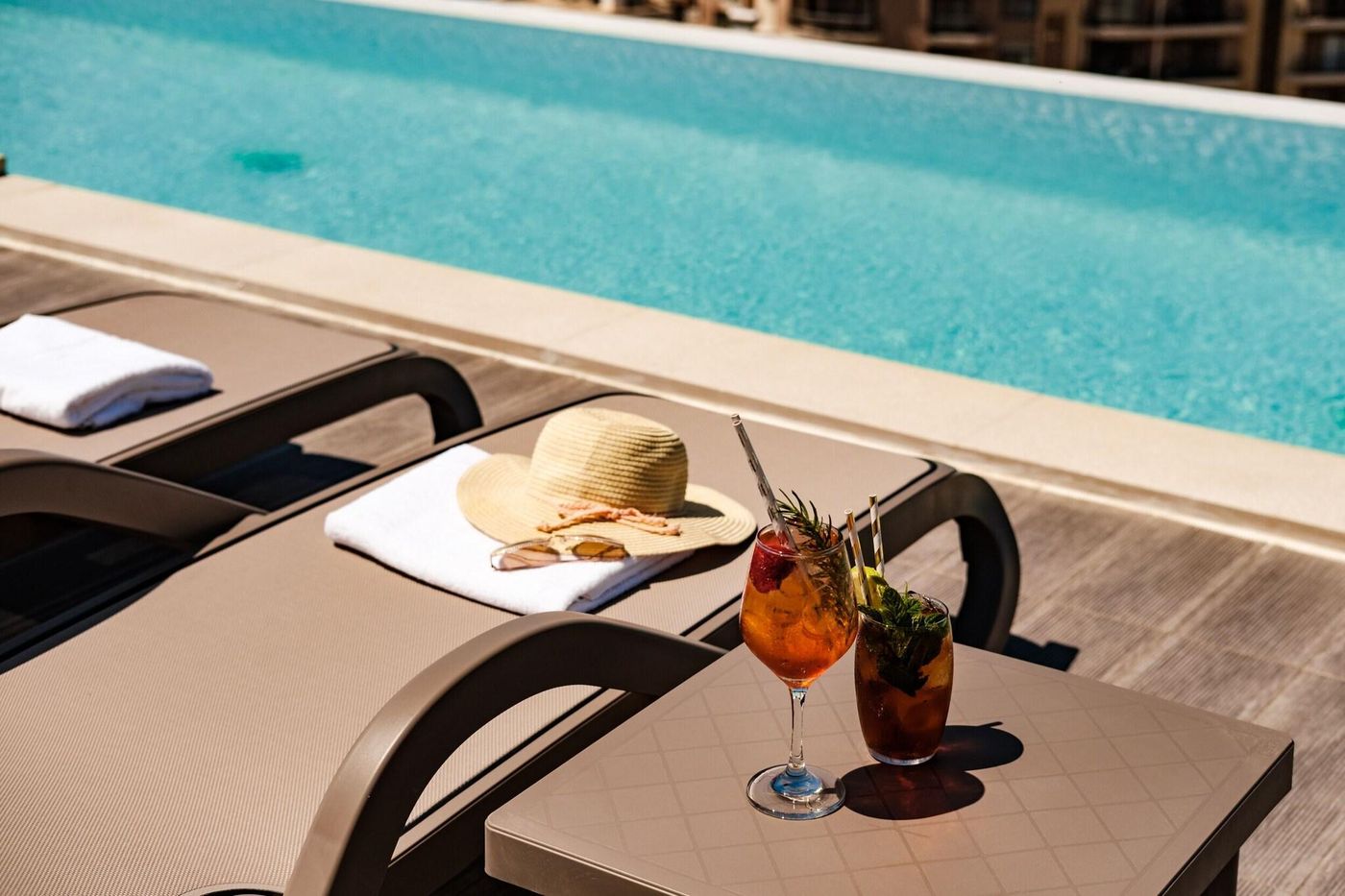 Mayflower-Hotel-Terrace-3