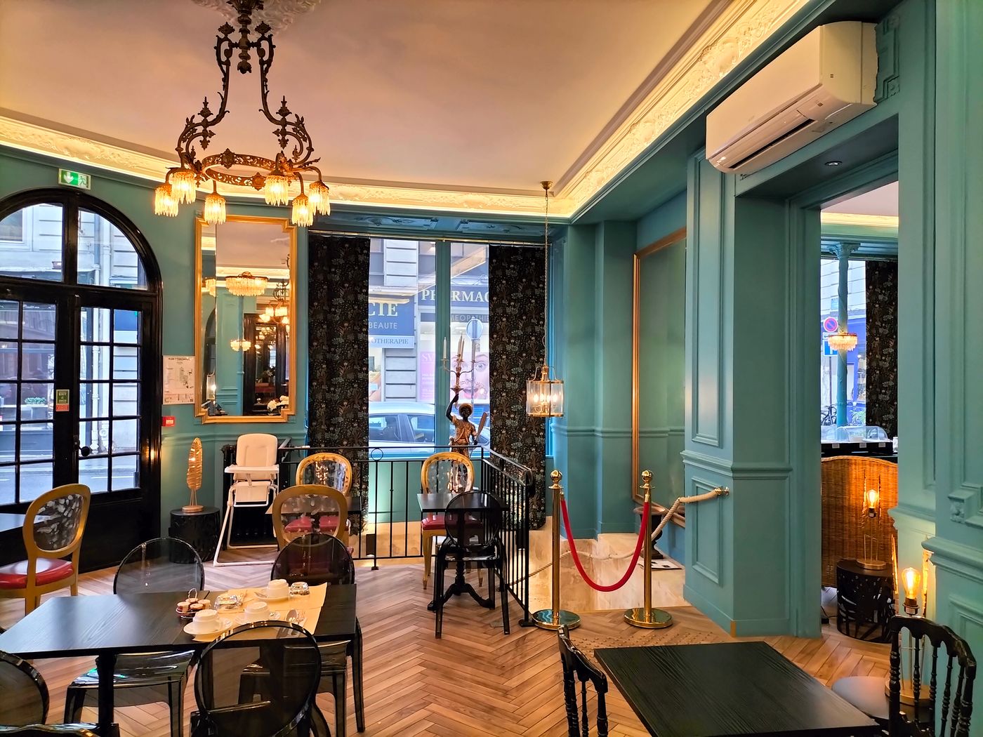 Peyris-Opera-Restaurant-9