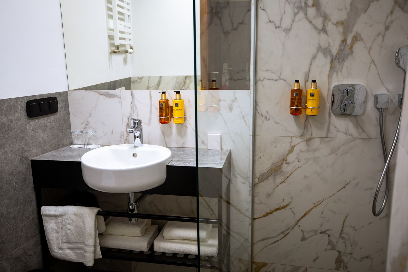 Garden-Square-Hotel-Room-38