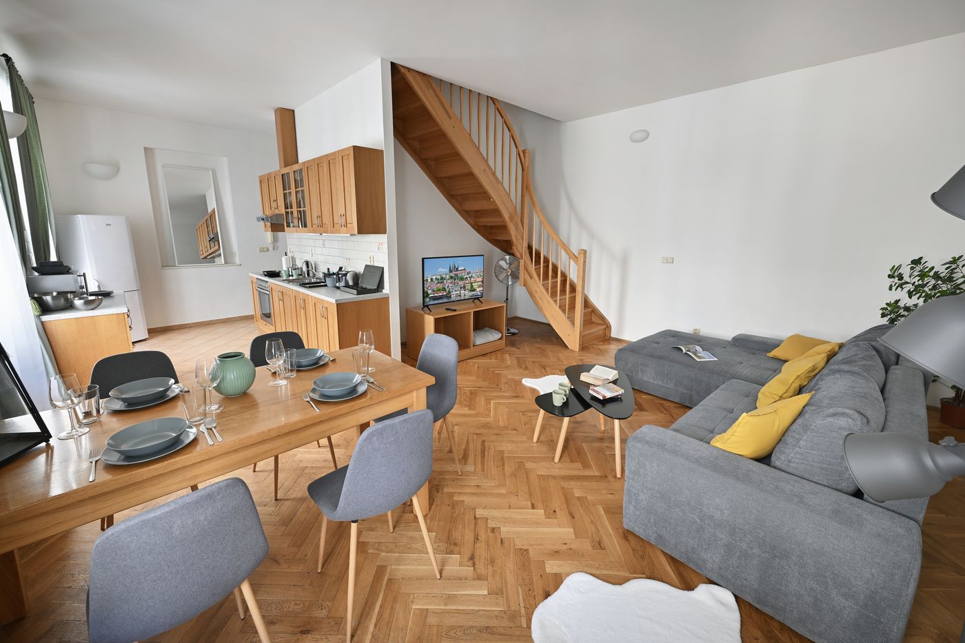 Boutique-Apartments-White-Swan-Room-35