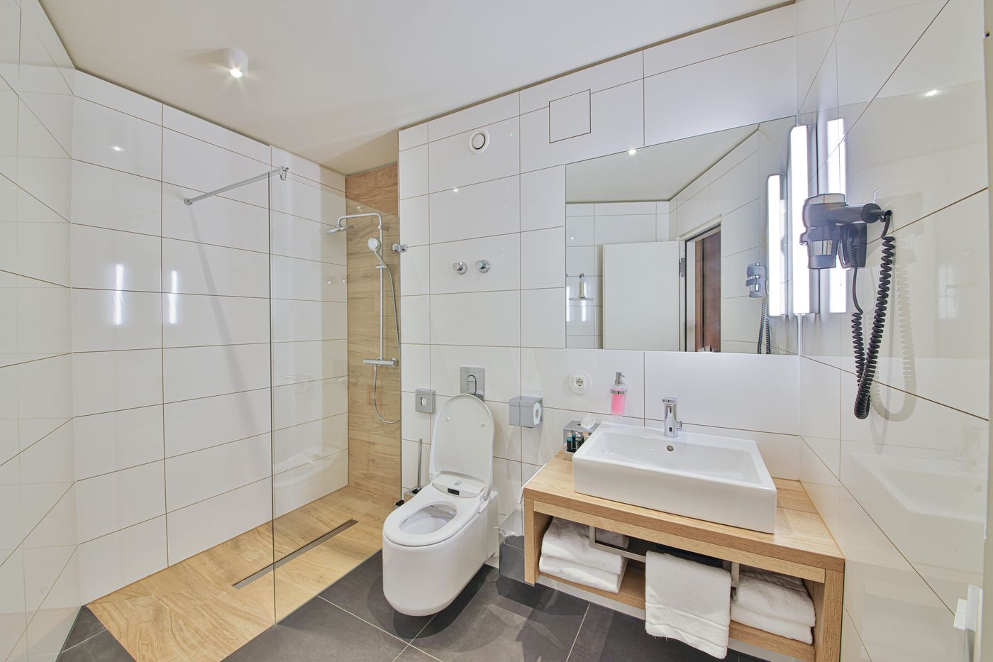 Aeronaut-Serviced-Apartments-powered-by-Pearl1-Room-39