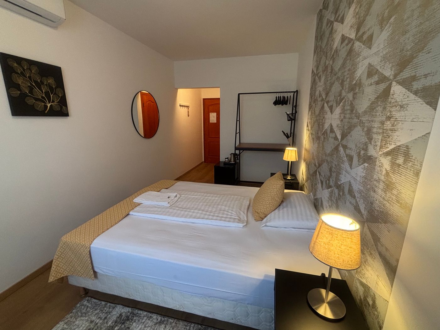 Gloria-Budapest-City-Center-Room-29