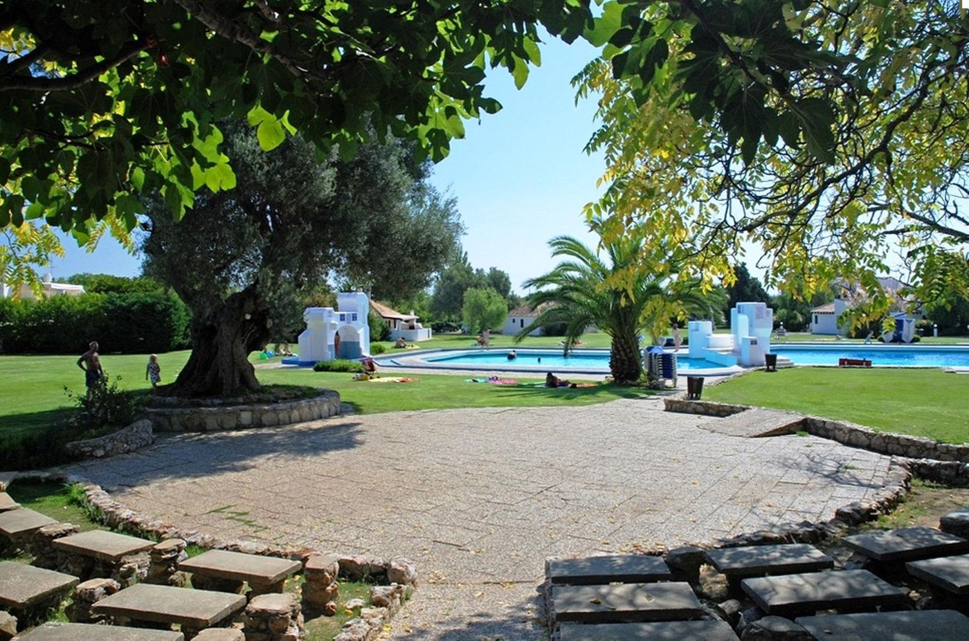 Pedras-d-el-Rei-Terrace-4