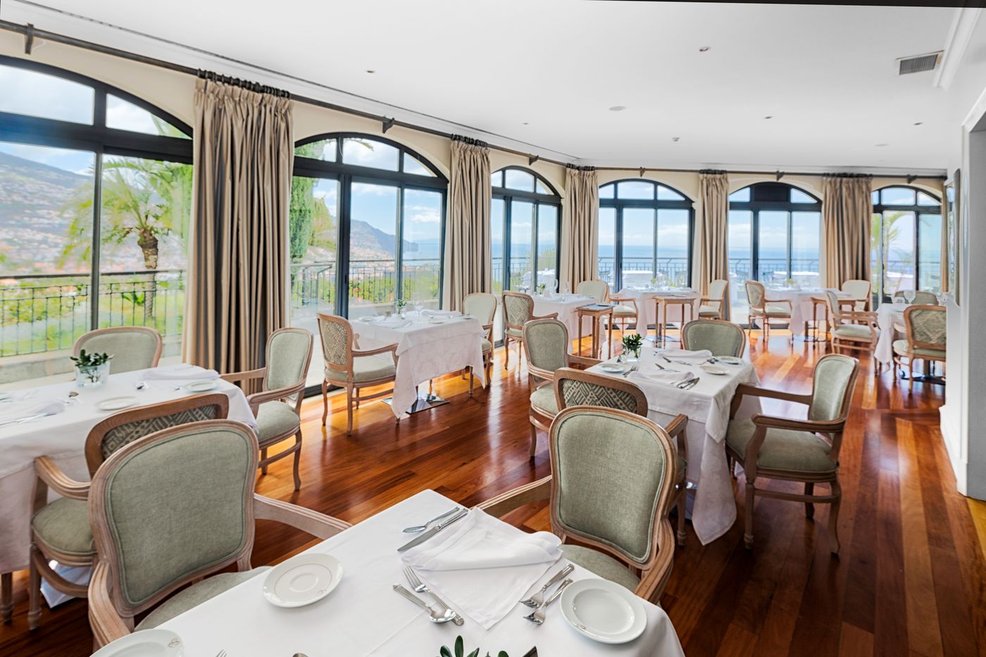 Quinta-das-Vistas-Palace-Gardens-Restaurant-19