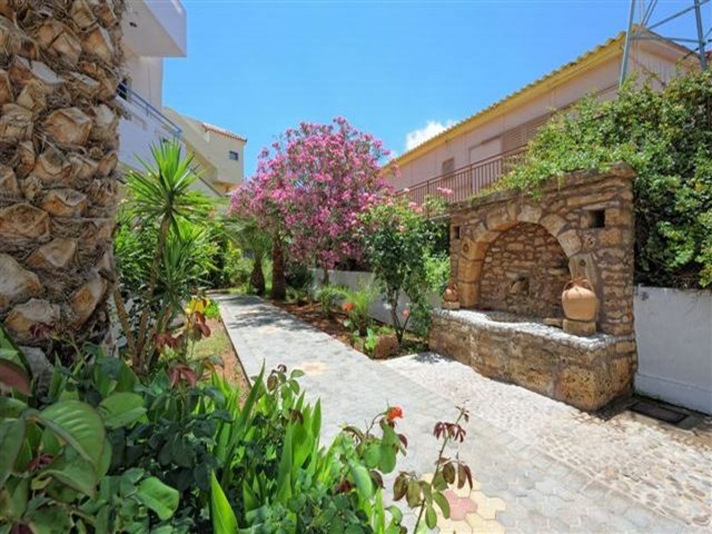 Filia Hotel Apartments