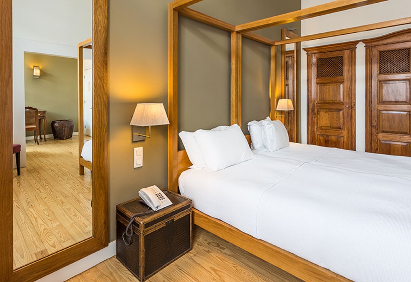 York-House-Hotel-Room-12