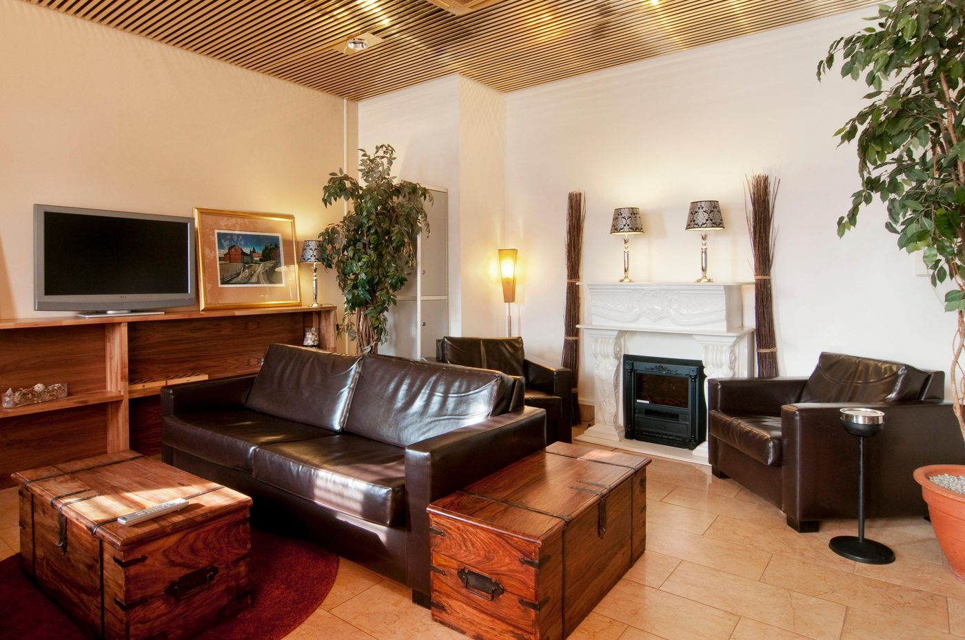 Holiday Inn Helsinki - Vantaa Airport-Finland-Vantaa-Lobby-9