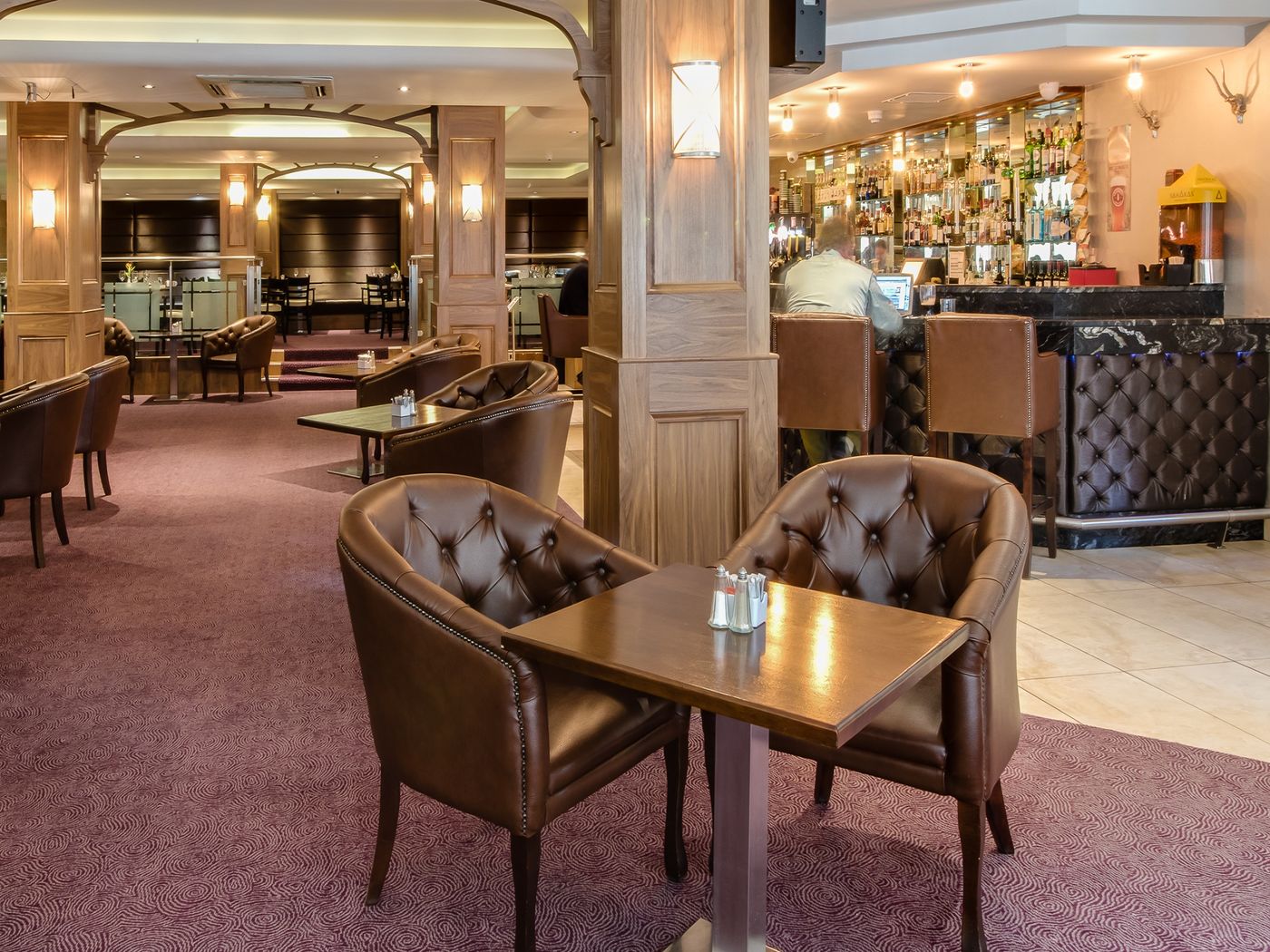 Academy-Plaza-Hotel-Bar-4