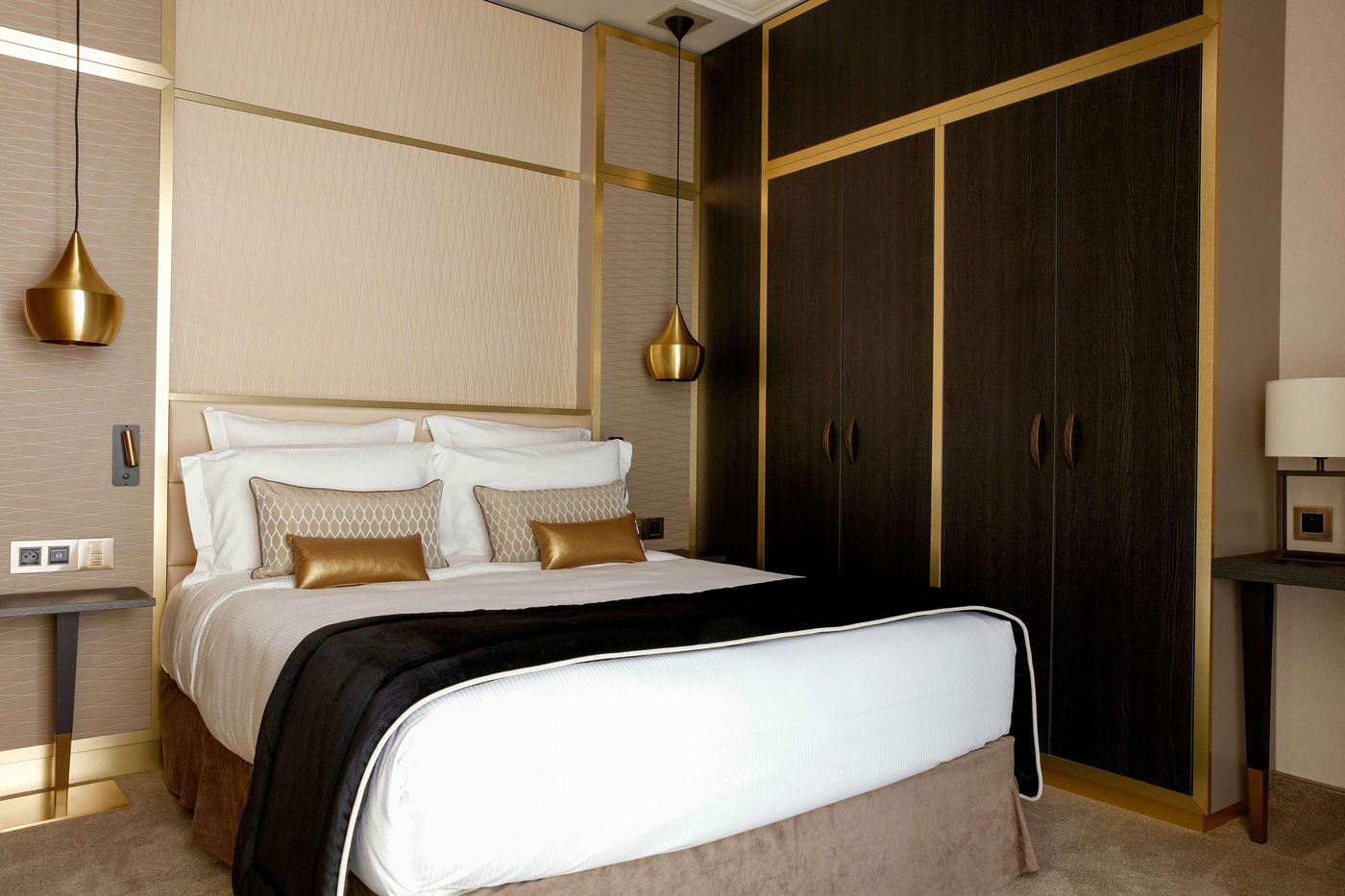 Niepce-Paris-Hotel--Curio-Collection-by-Hilton-Room-21