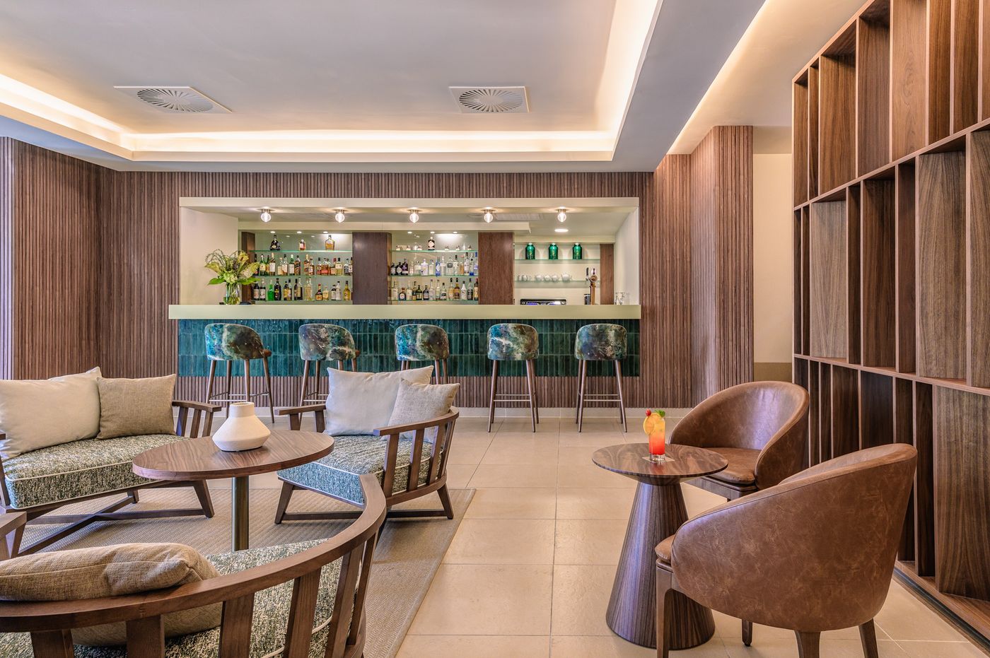 Sao-Rafael-Suites-Bar-40