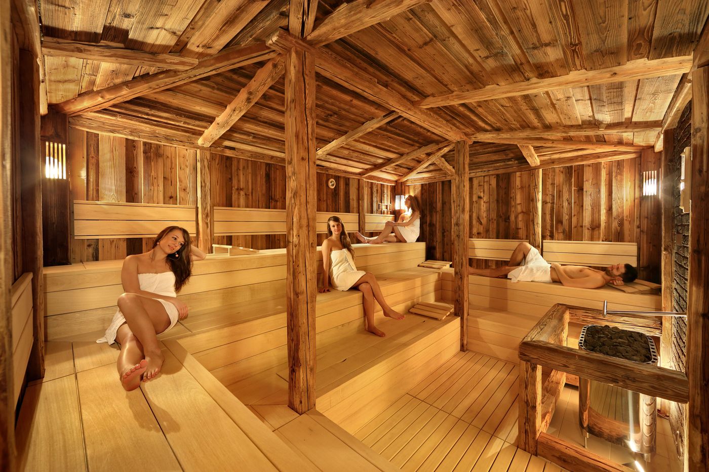 Absolutum-Wellness-Hotel-Sports-and-Entertainment-40